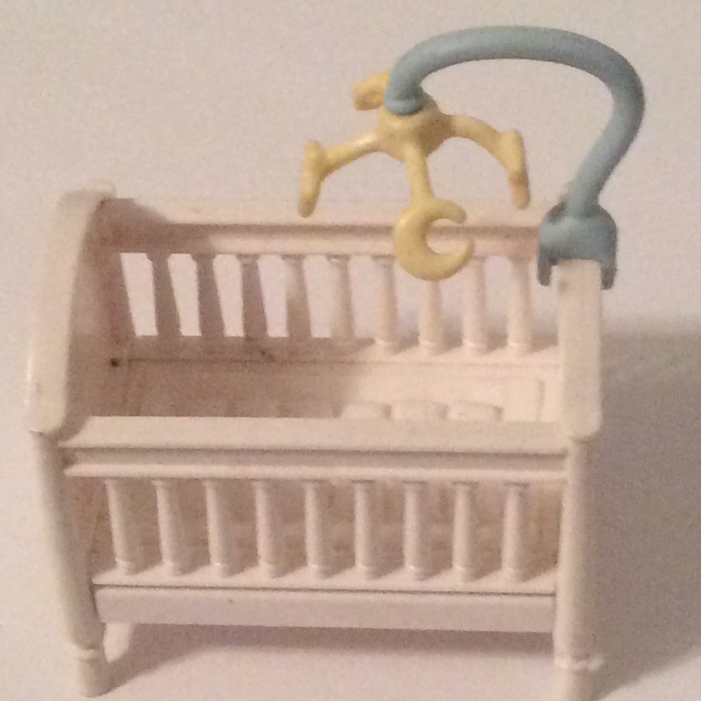 Vintage Fisher Price Loving Family Baby Cribs Doll House Furniture